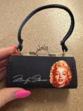 Marilyn Monroe Vintage Black Mini Kiss-Lock Lipstick Holder